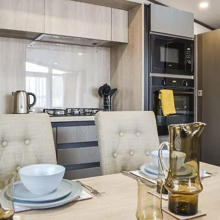 Holiday home Xanadu - Uk35849